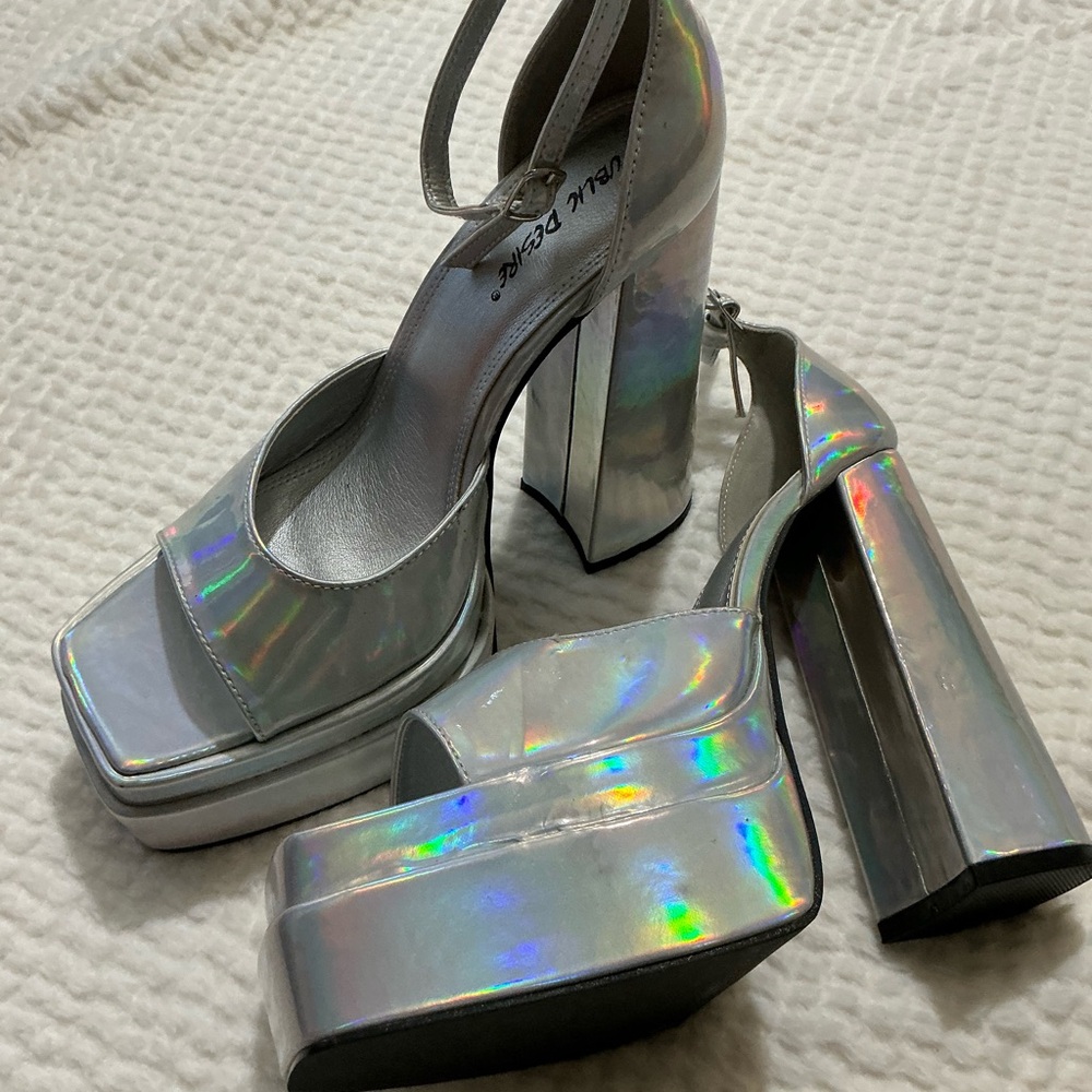 Heels - Picture 7 of 8